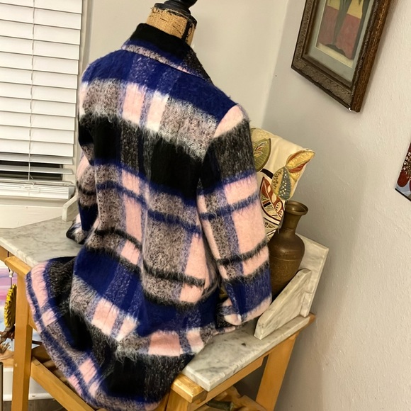 Elle Blue and Pink Blazer with Plaid Design So Warm And Cozy For All Occasions! - Picture 7 of 9